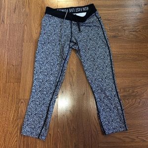 Nike drifit capri running tights
